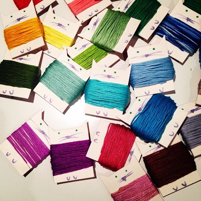 Check out my latest blog post right meow for a tutorial on how to make these adorable cat bobbins😻 link in bio! ❤️ #abmlifeiscolorful  #abmcrafty #angeanblog #blog #blogger #craft #organized #angean #diy #handmade #color #colorful #sewing #thread #embroidery #bobbin #cat #cute #instadaily #instagood #tutorial #lifestyle #create #creative